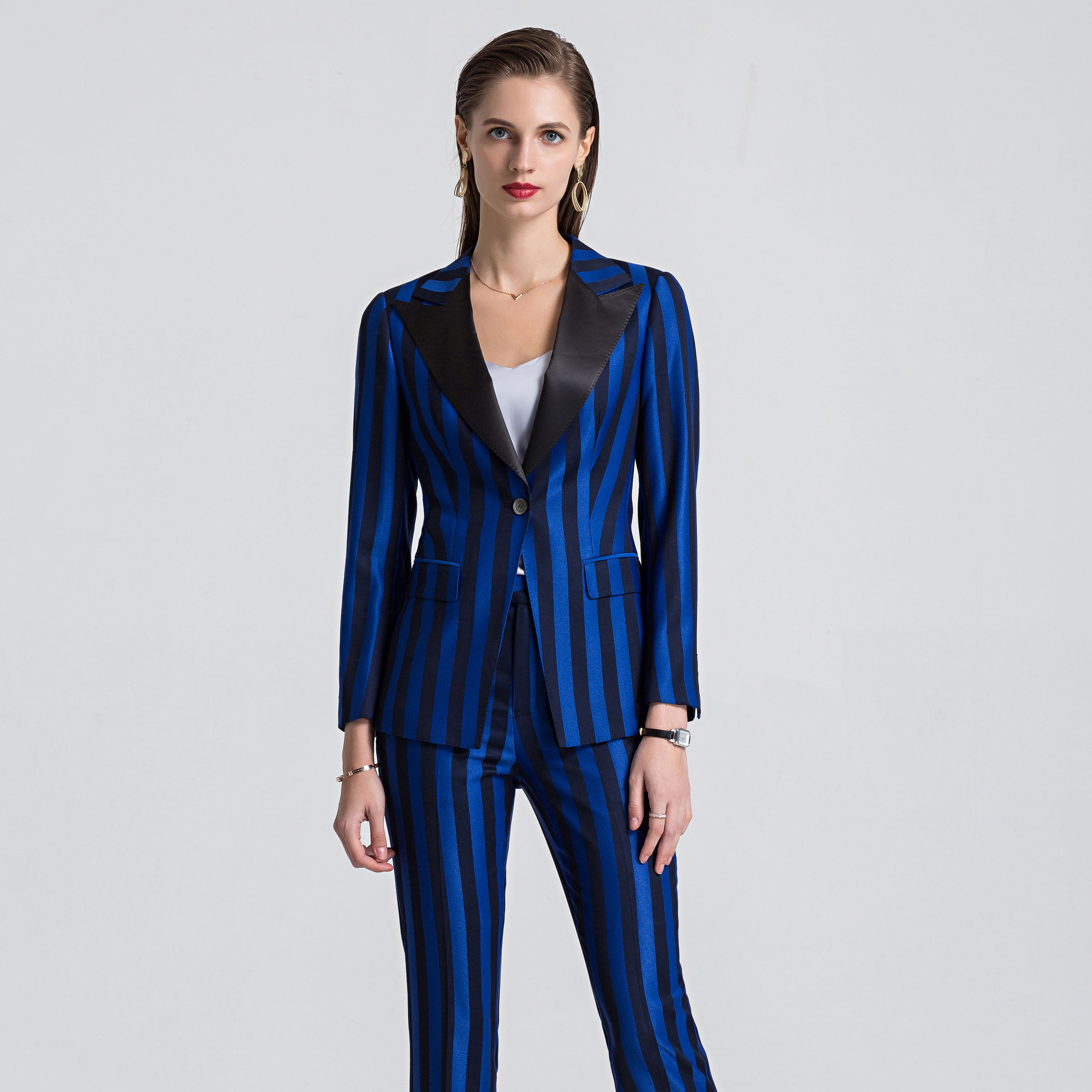 Ladies' suit