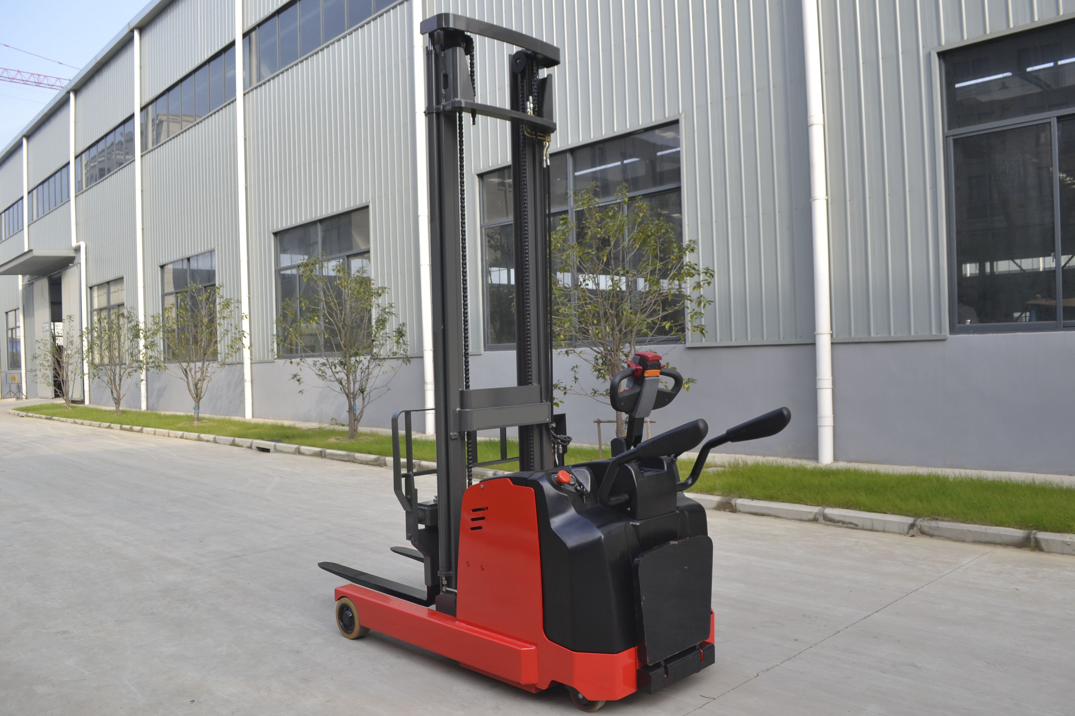 1.5t Electric Reach Forklift