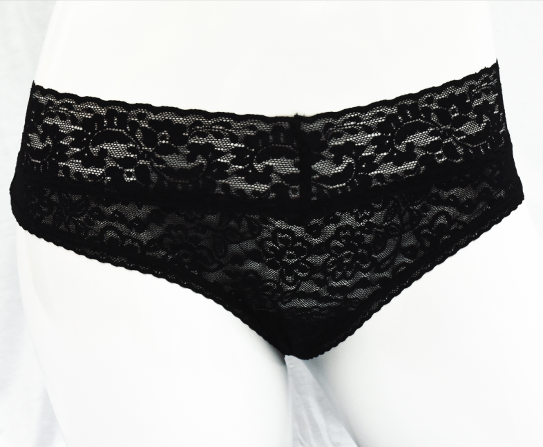 Lady's lace briefs