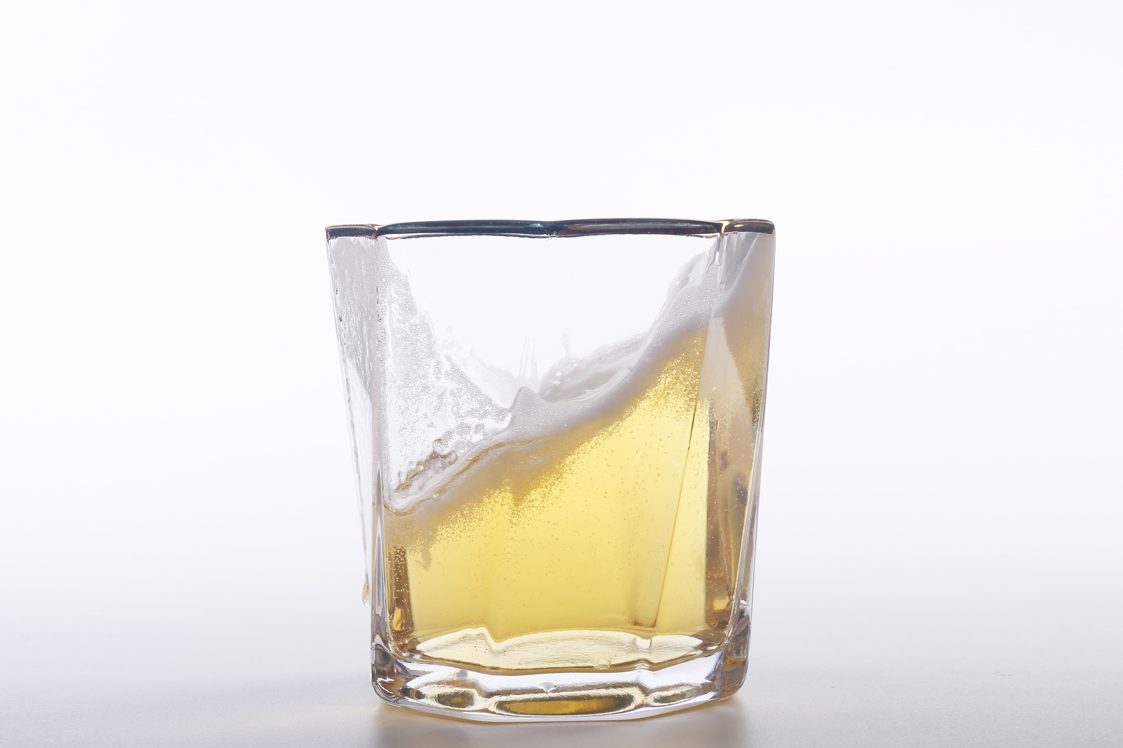 Tumbler with golden rim