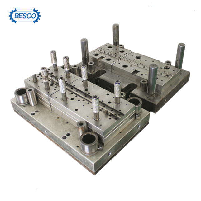 Stamping mold/hardware fitting making mold
