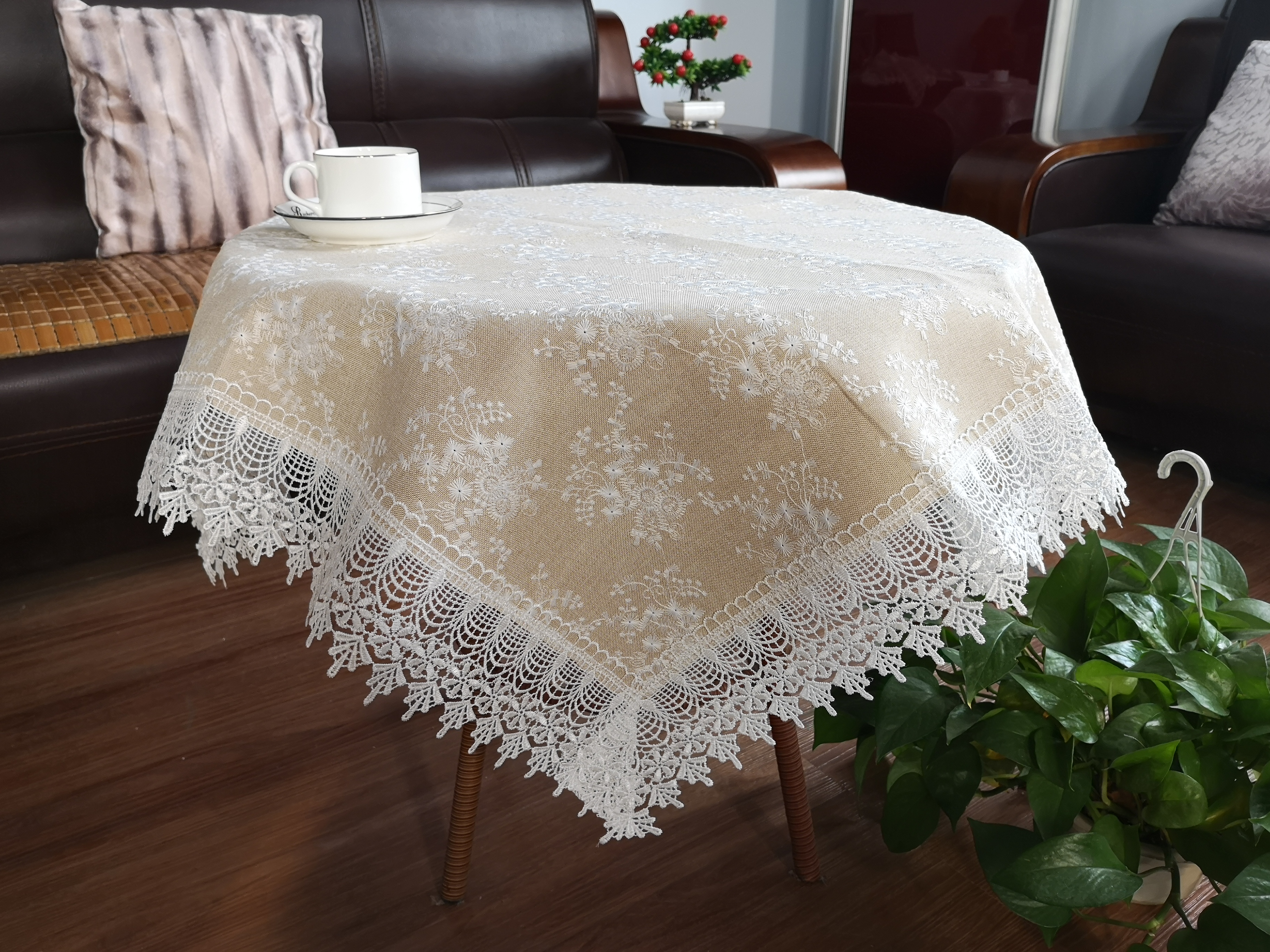 Embroidery table cloth with lace from factory/Hailande