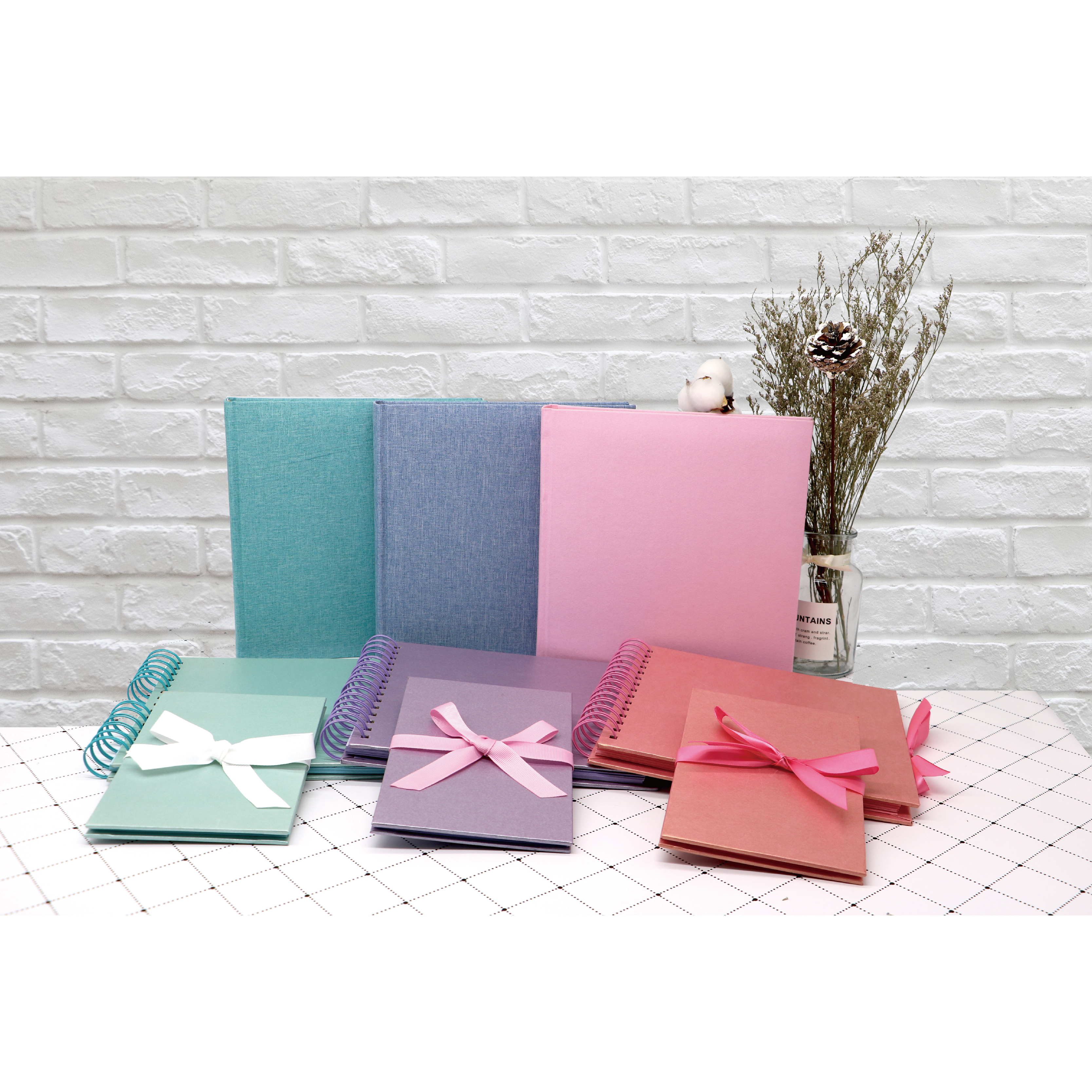 Colored scrapbook album, Travelling Photo Album，Traditional Album, DIY Scrapbook album, Folded Photo Album