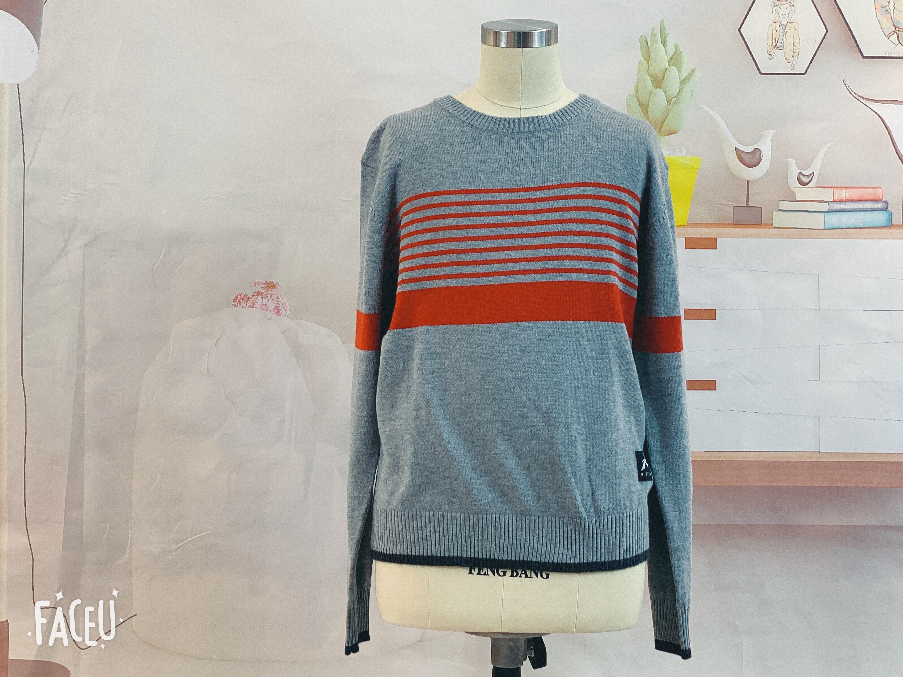 Boy's crew neck stripes pullover