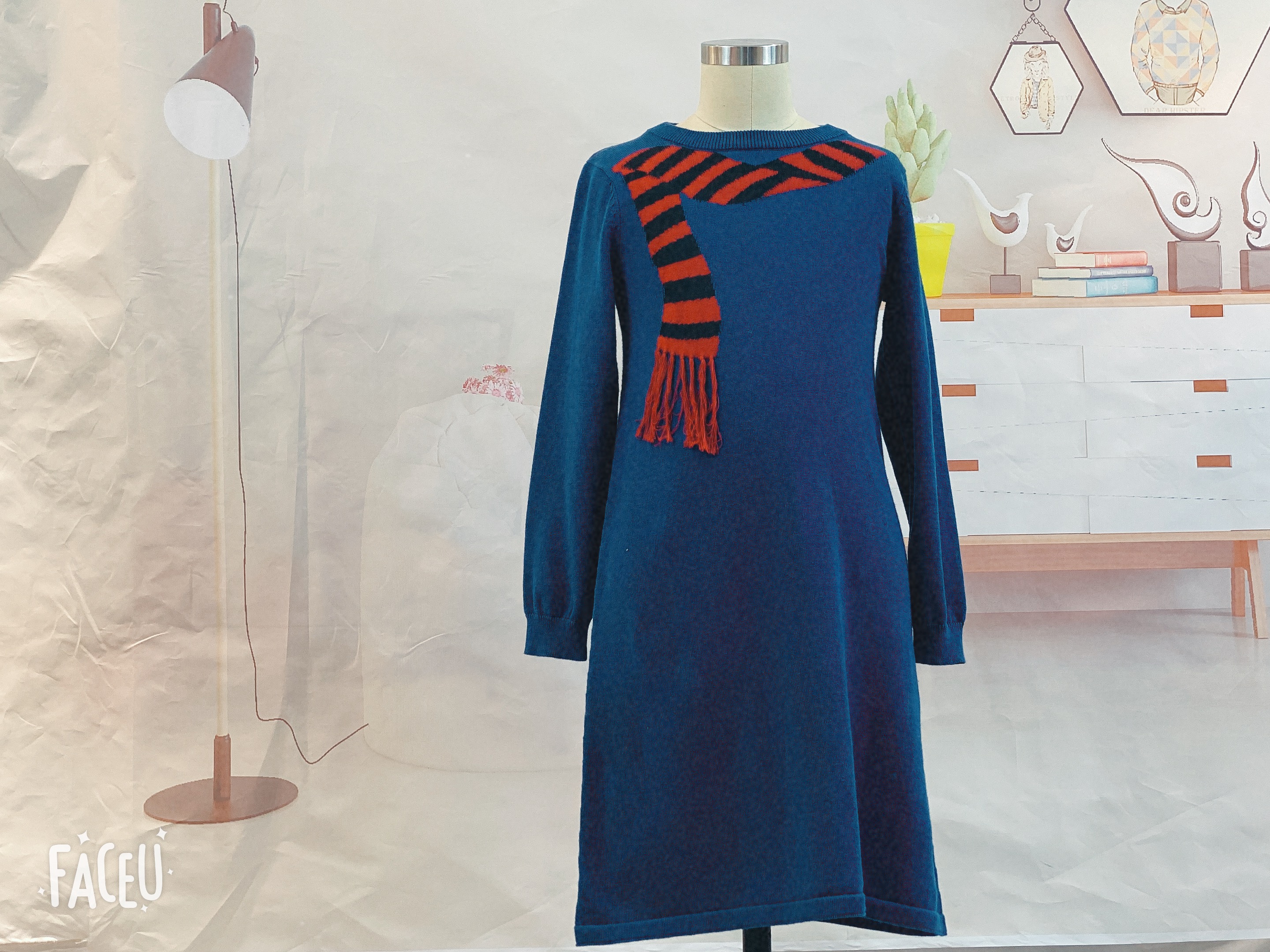 Girl's crew neck knitted dress