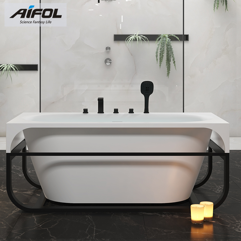 Free standing bathtub
