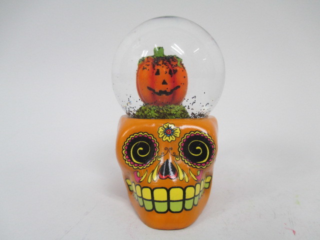Personalized skull and pumpkin decor 45MM resin water globe