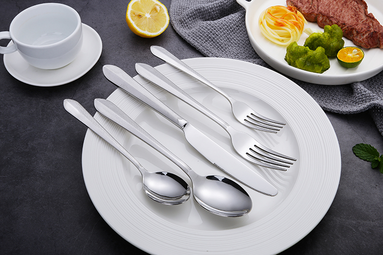 Stainless steel cutlery set