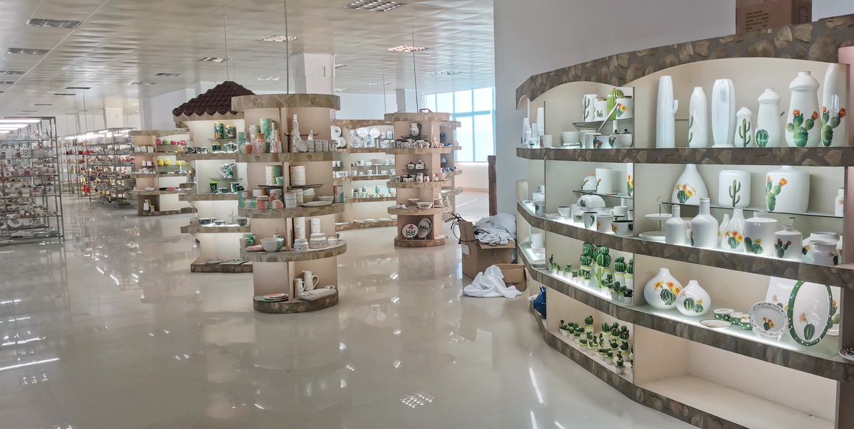 Fujian Dehua Quanxin Ceramic Co., Ltd. – hand-painted ceramics 3