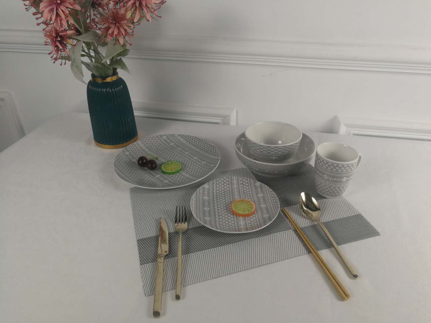 Full decal dinner set