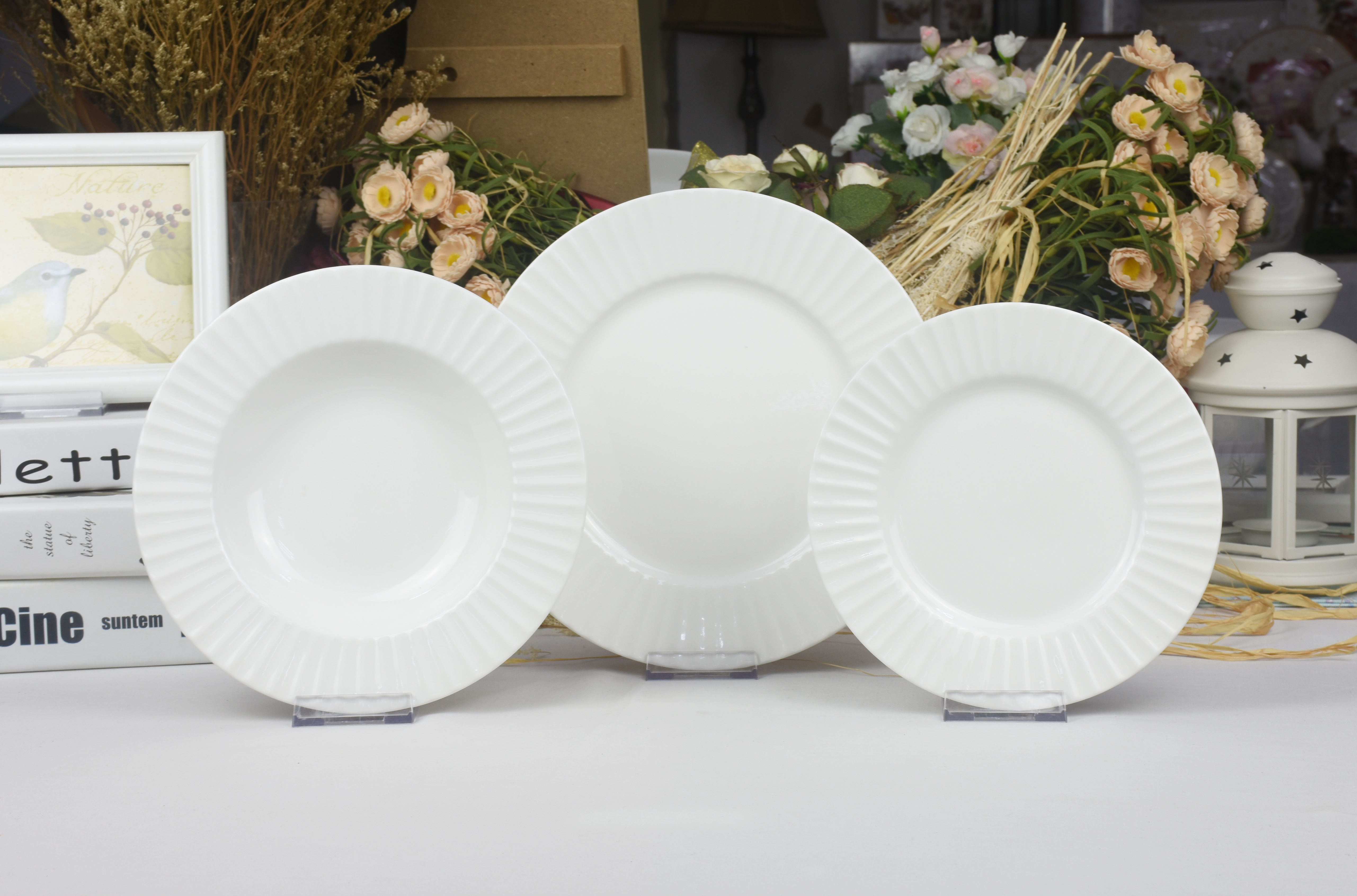emboss dinner set
