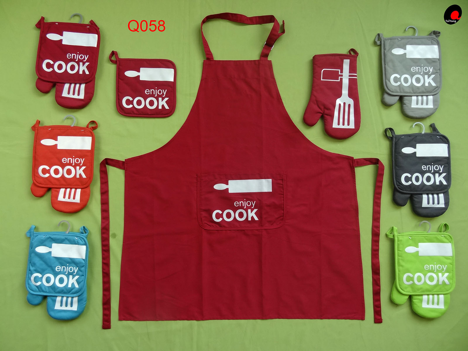 Oven mitt/potholder/apron