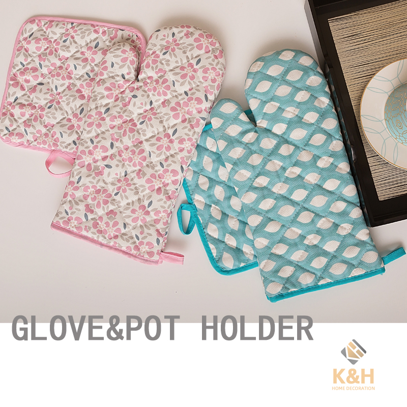 Golve and pot holder set