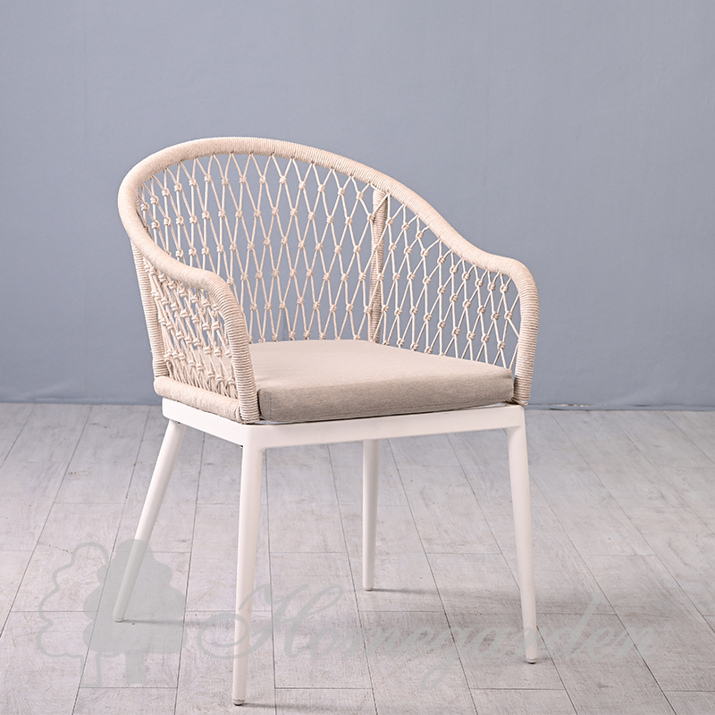 Lune dining table- rope