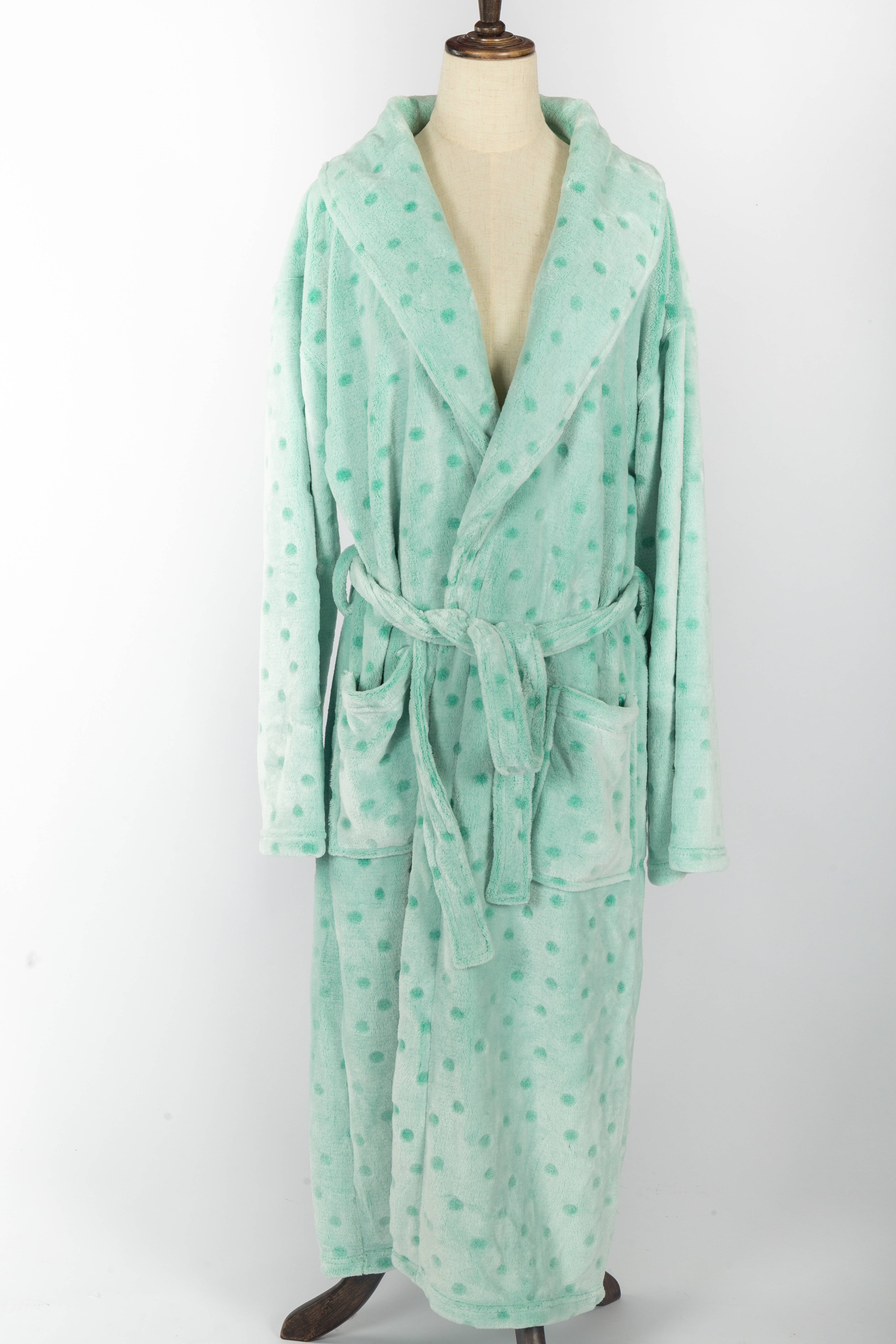 flannel bathrobe with cutting style