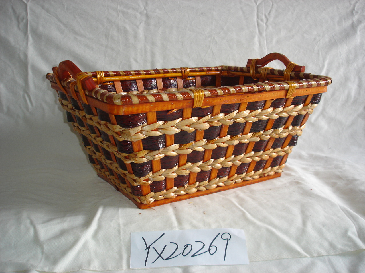 Gushi Yufeng Large Oval Wicker Rattan Basket with handles 22" long x 15" wide Storage Laundry gift basket