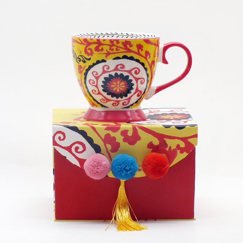 Gift box with ceramic mug