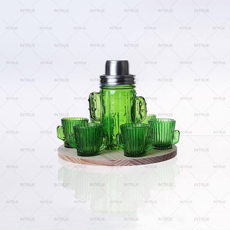 Set of 7 cactus shaker with wood base