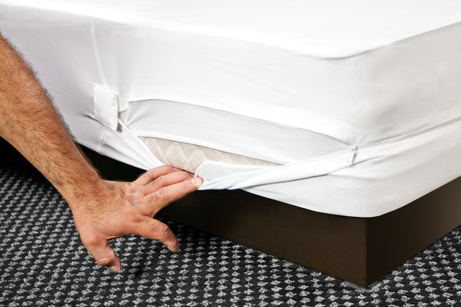 Waterproof mattress encasement