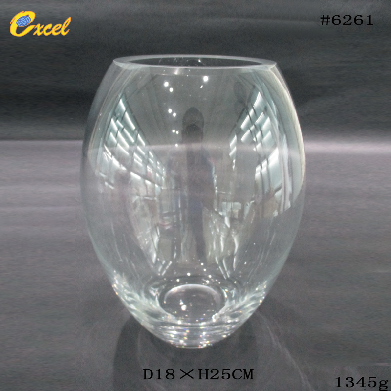 Clear glass vase