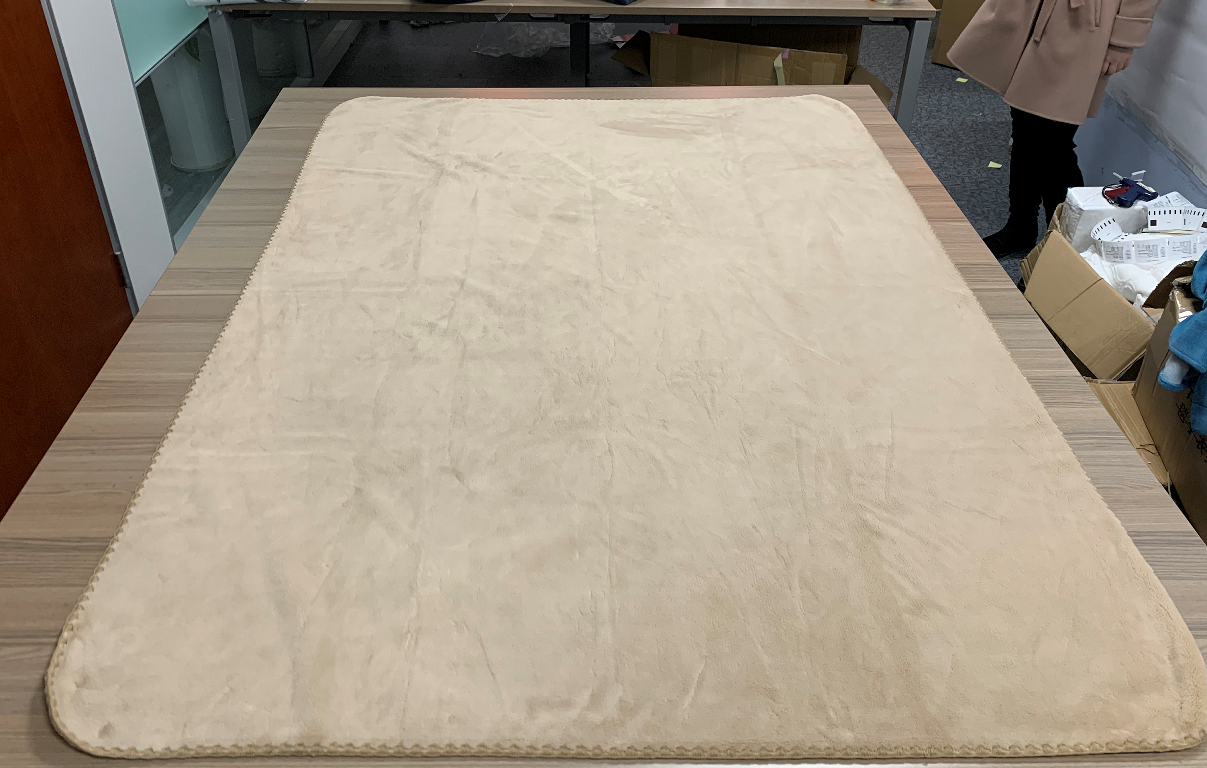 350gsm Velisse Plush with scallop stitch 5332