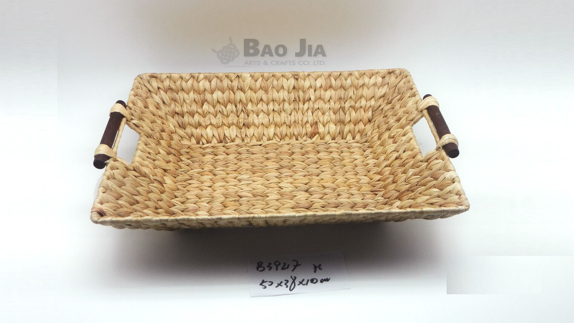 rectangular water hyacinth basket with wood handles