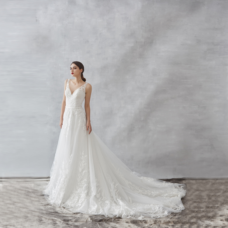 Luxury Plus Size Wedding Dress Princess Wedding Dress With Long Train