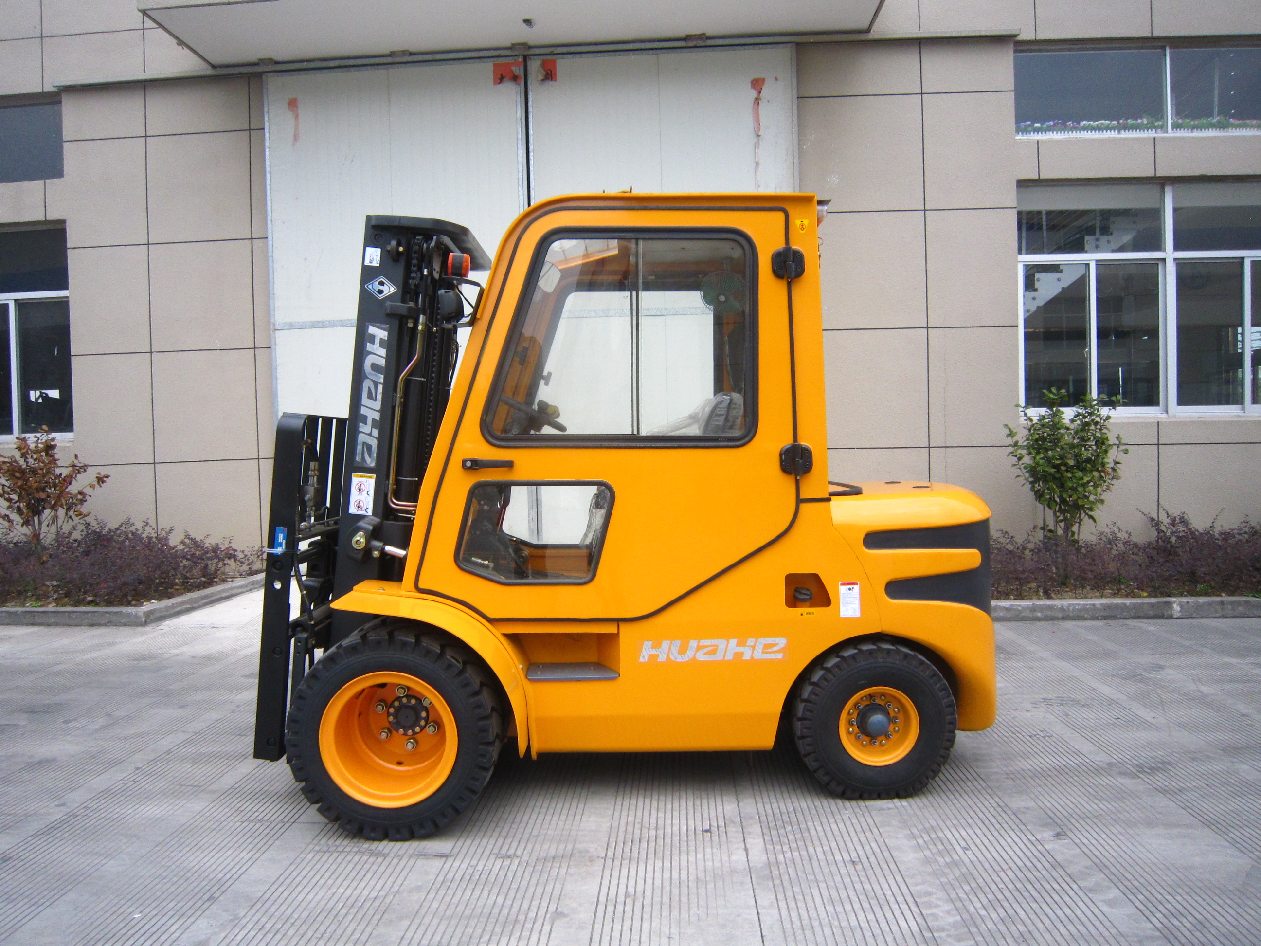 3.5Ton Diesel Forklift with Cabin and Forks Positioner