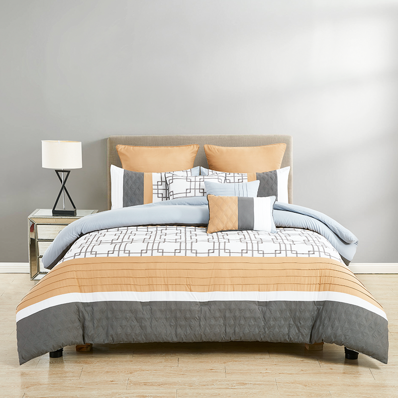 Zhejiang Hongdu Bedding Co.,Ltd – 4 season down quilts 2
