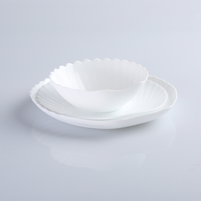 Opal porcelain glass plate