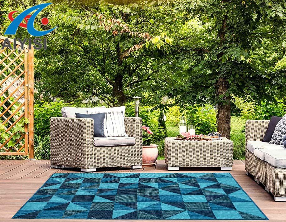 Lightweight Outdoor Reversible Patio/RV Mat Durable Plastic Rug