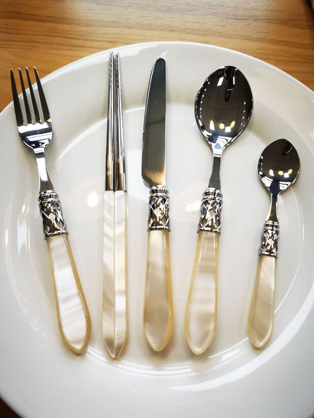 Acrylic handle stainless steel cutlery