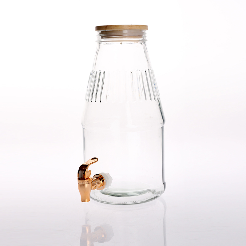 Beer juice container with bamboo cover and tap