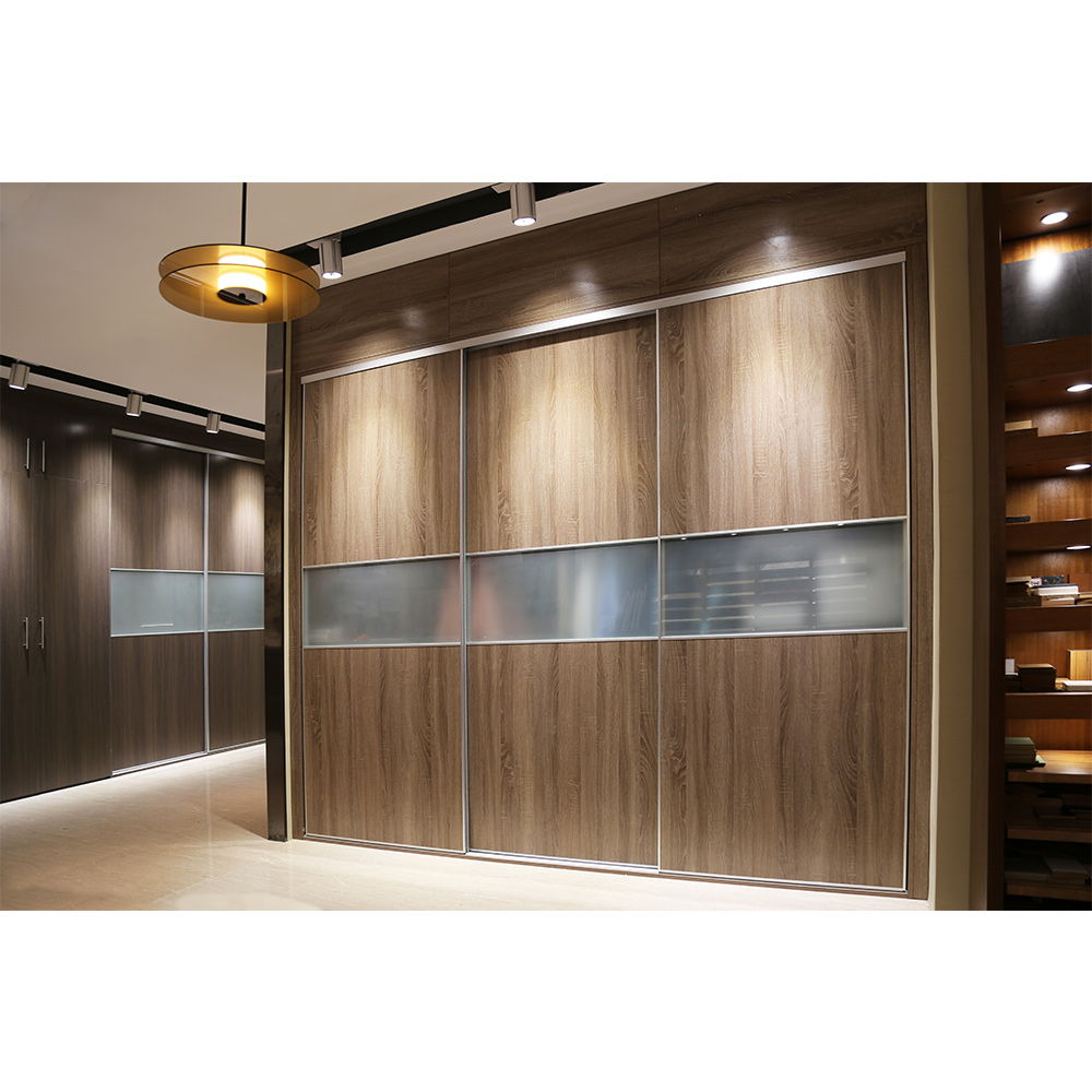 Customized design modern wardrobe/closet with melamine tempered glass