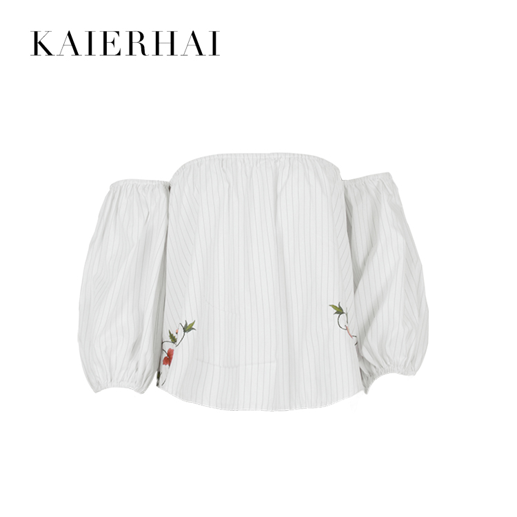 Off shoulder embroidery blouse