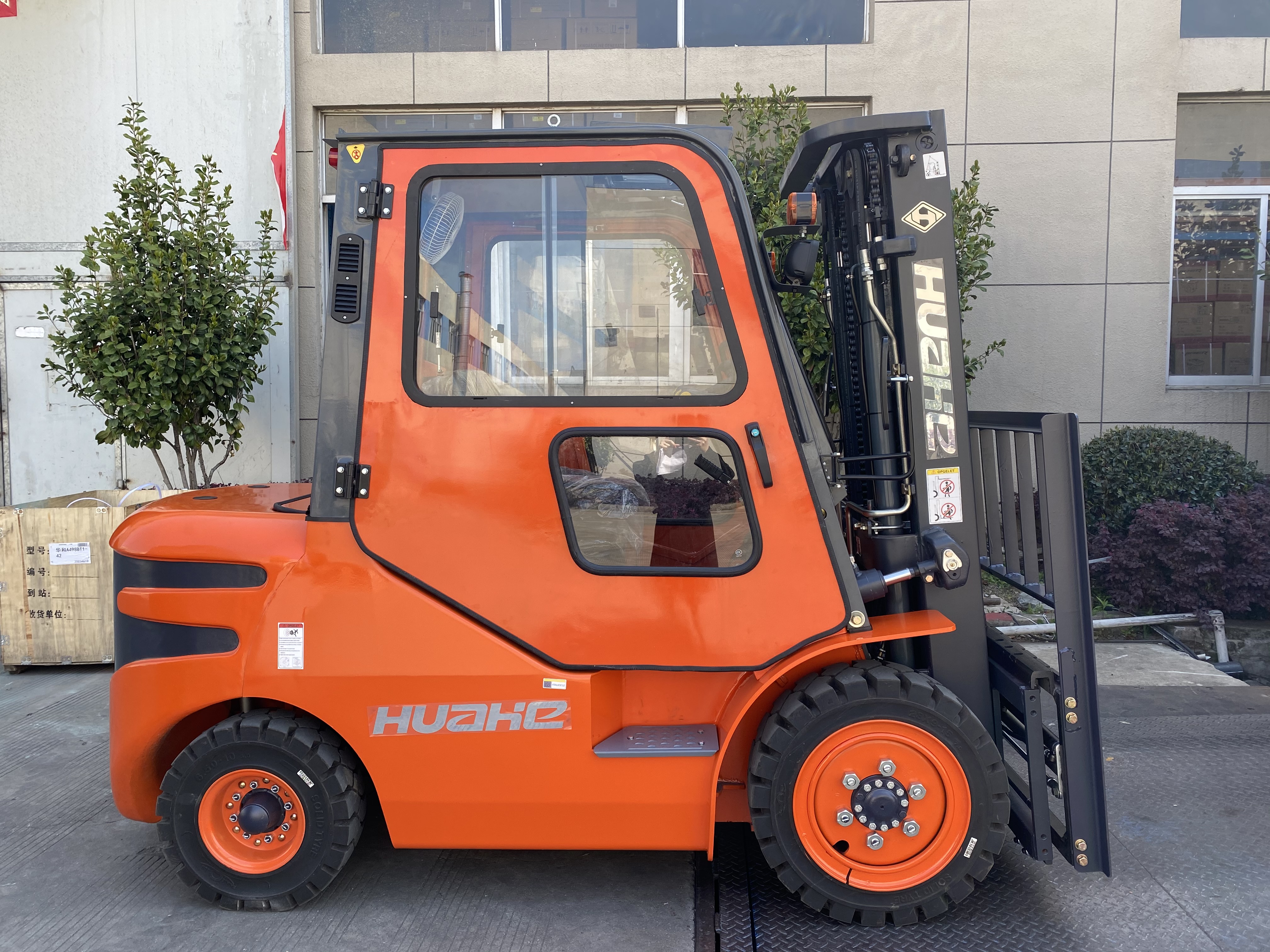 3.5Ton Diesel Forklift with Cabin and Forks Positioner