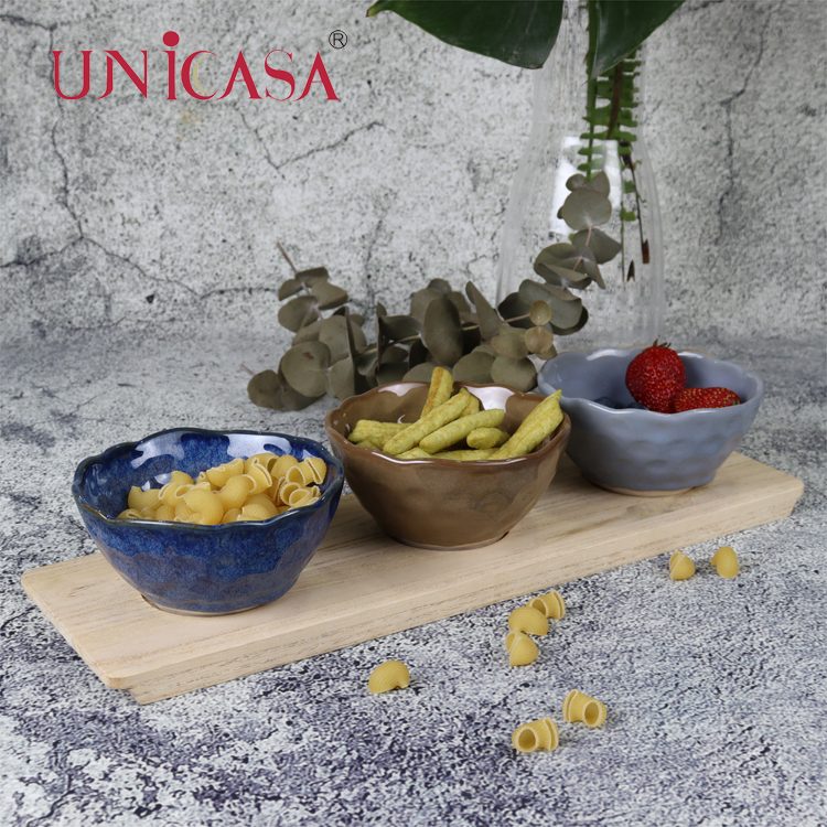 Ceramic bakeware 3pcs Serving bowls in flower shape with bamboo tray mini bowls snacks serving set