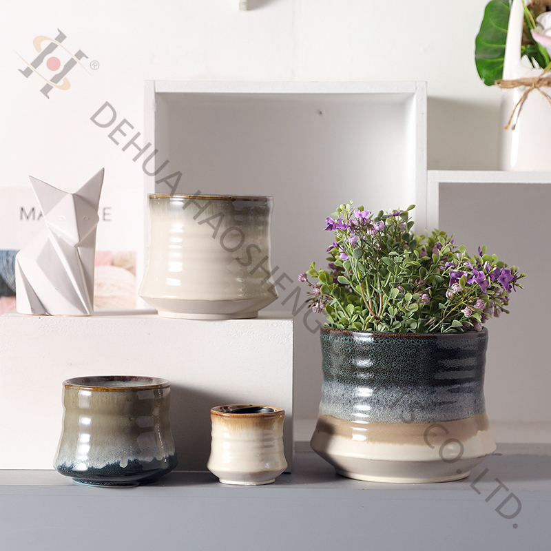 Stoneware/Porcelain flower pot with Reactive Glazing
