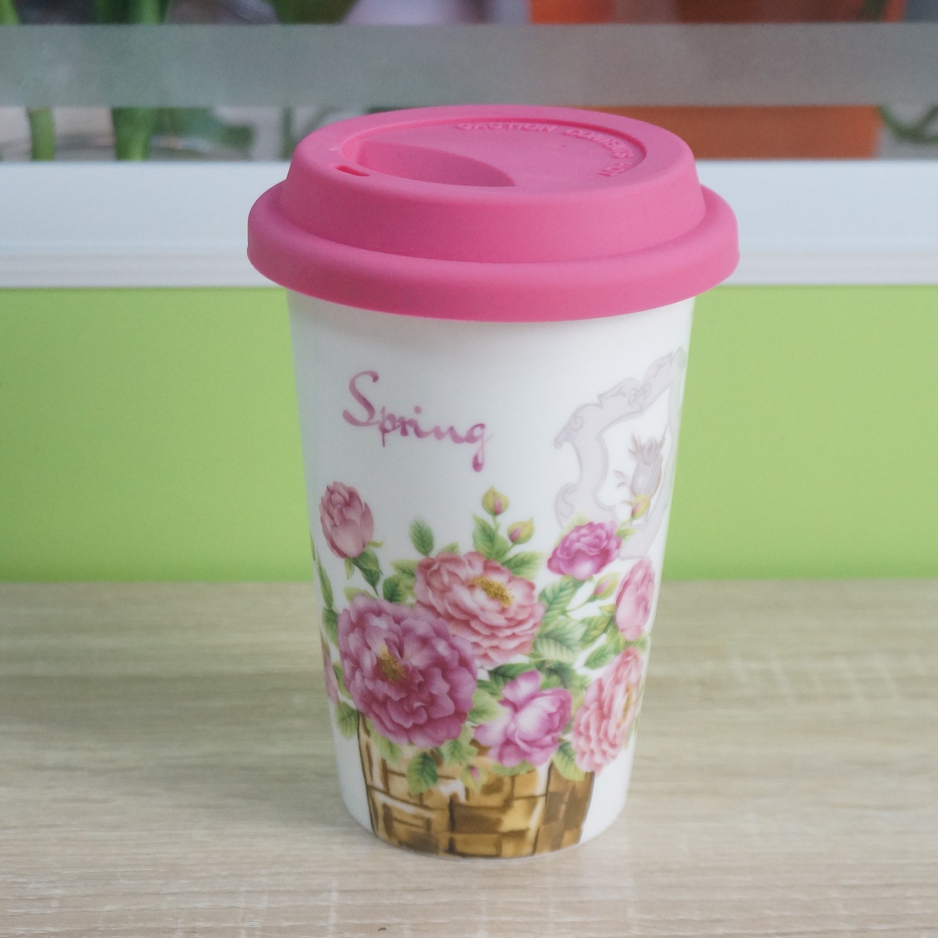 New bone china 370ml double wall mug with silicone lid