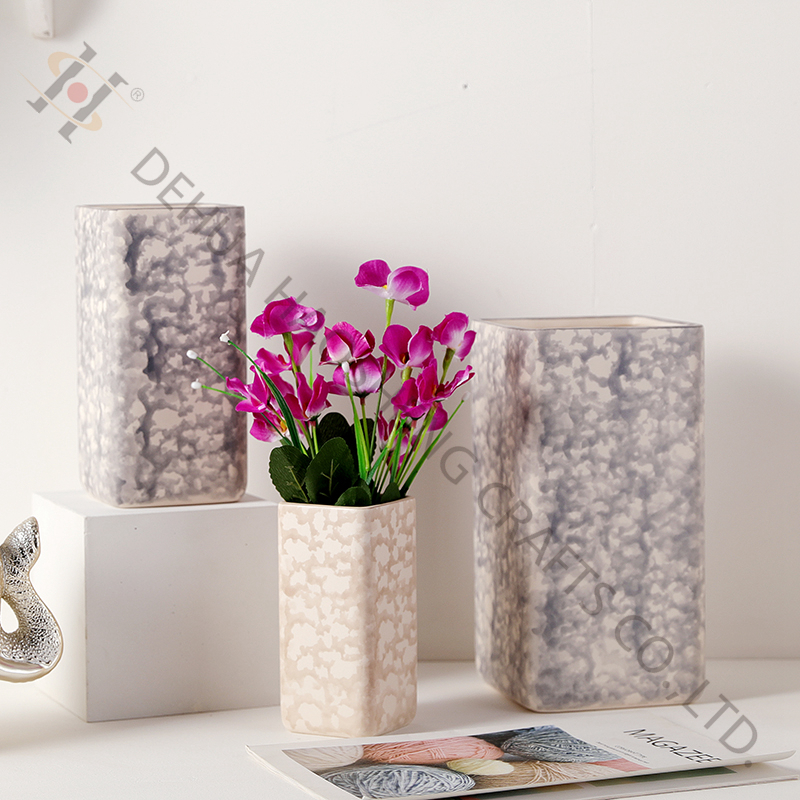 Ceramic square flower vase