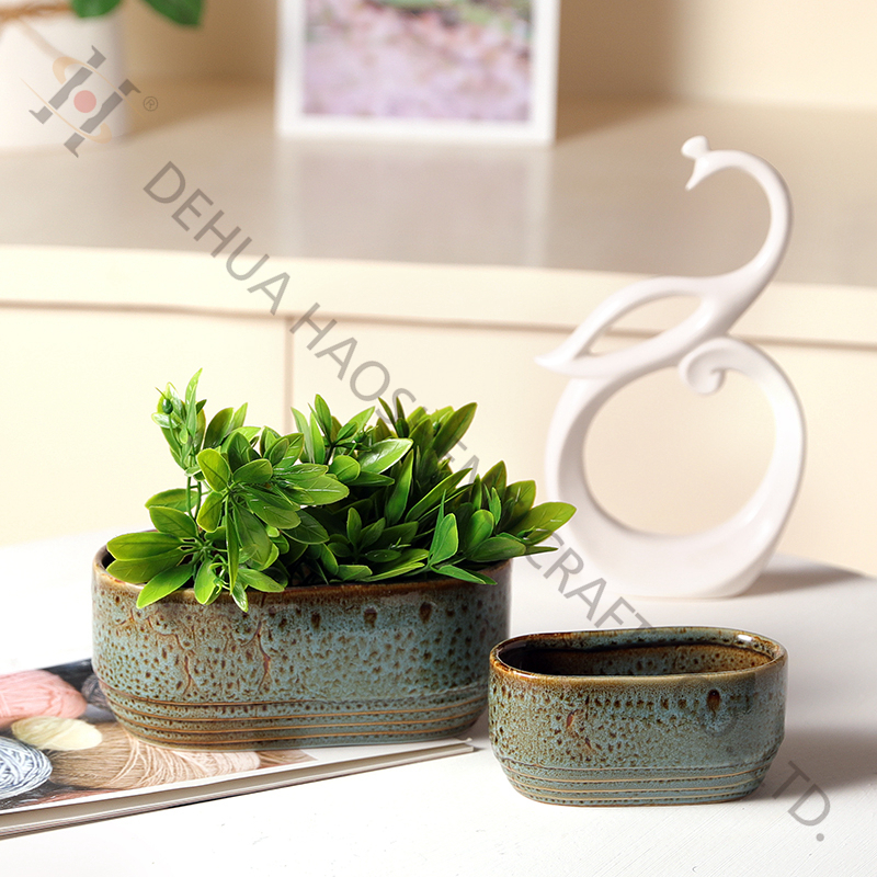 Stoneware/Porcelain oval shape flower Pot with reactive glazing