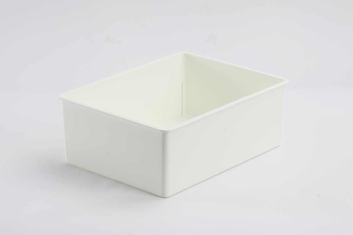 Plastic storage box