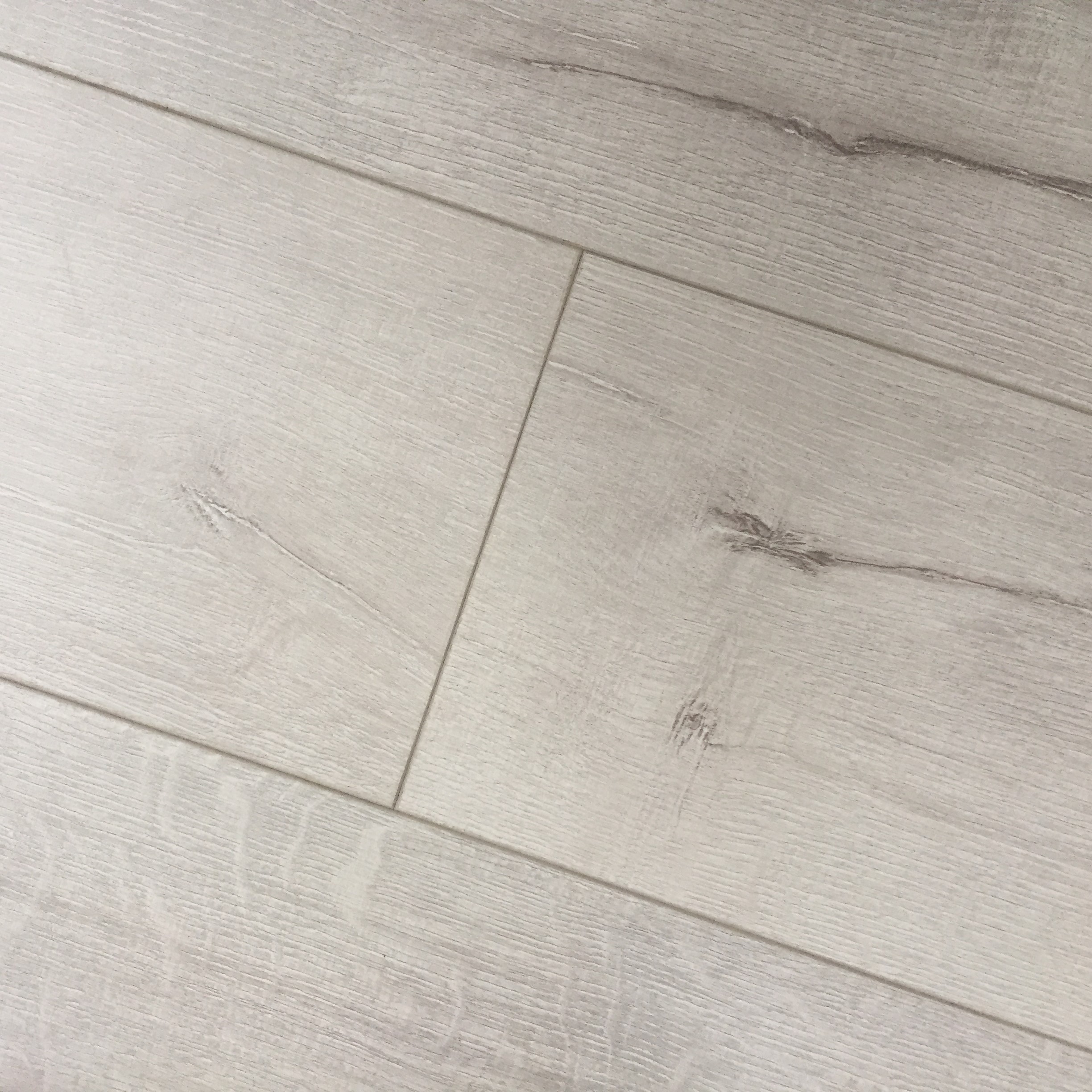 Laminate Flooring with AC3 and EIR surface for apartment and office