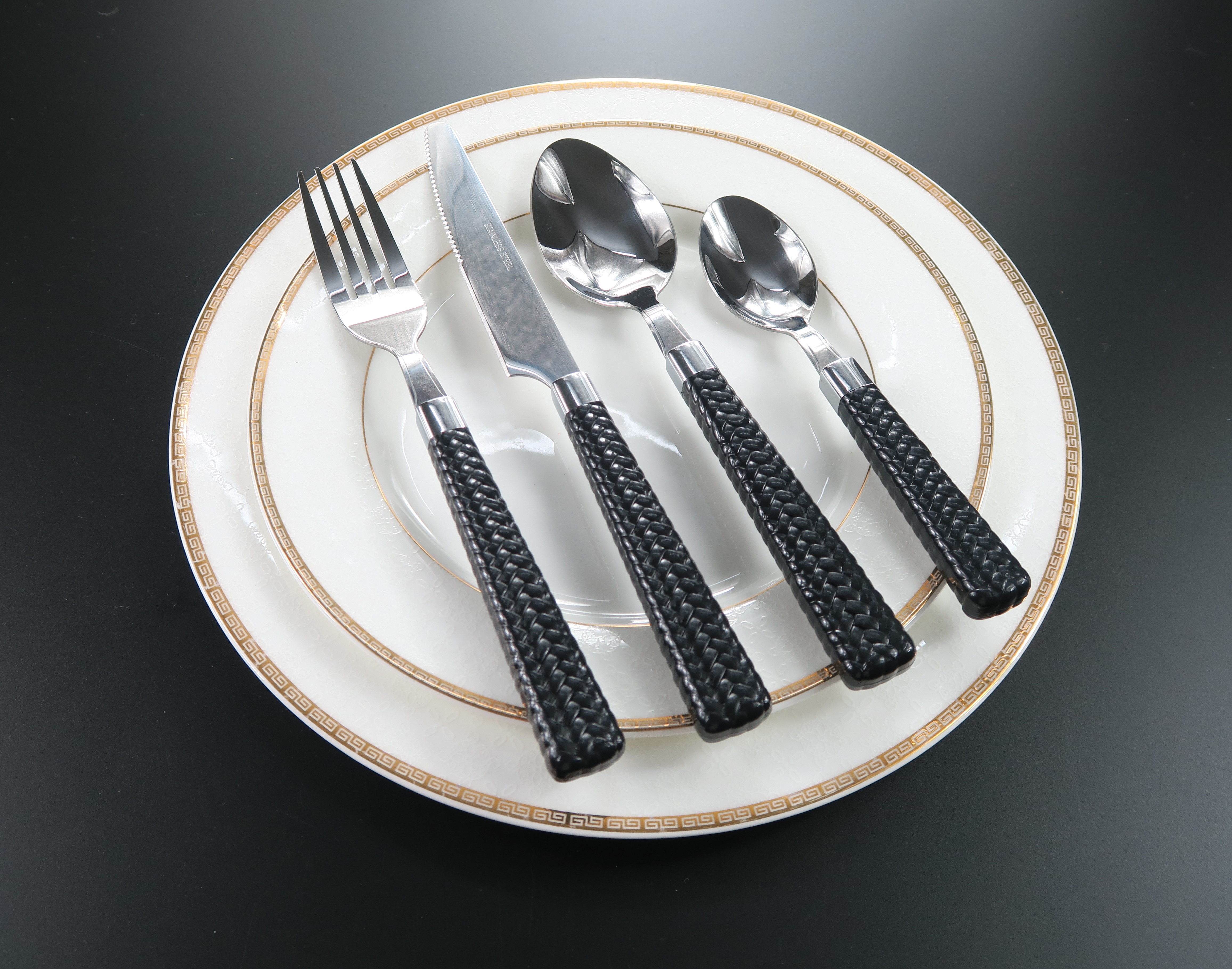 Stainless Steel Cutlery Set with Plastic Handle