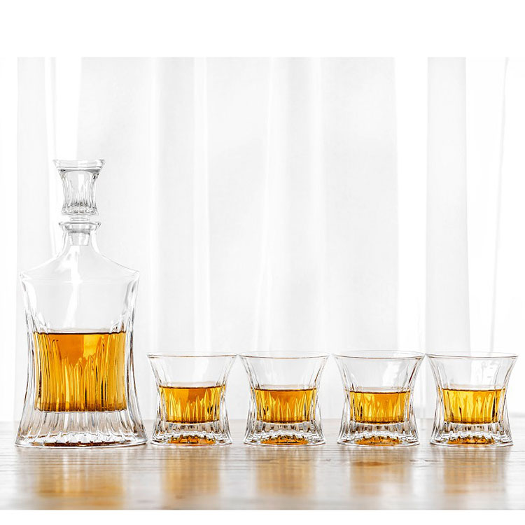 Whiskey glass set