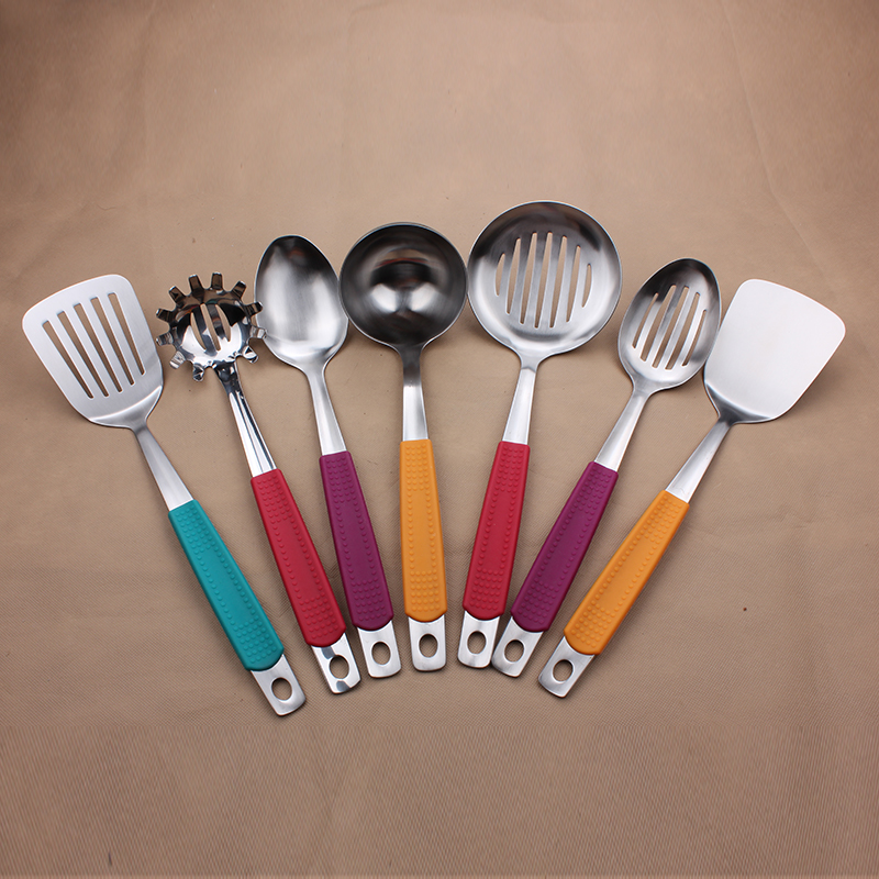 Kitchen utensils set