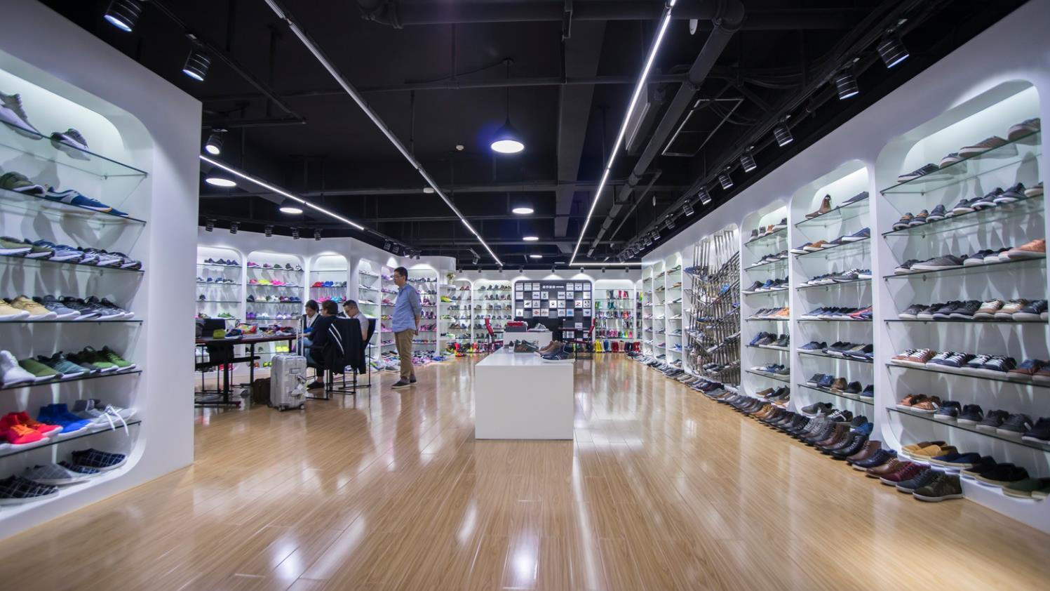 Jinjiang Wenyi Import and Export Trading Co., Ltd. – men's sneakers 2