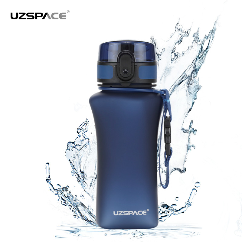Uzspace student frositng water bottle