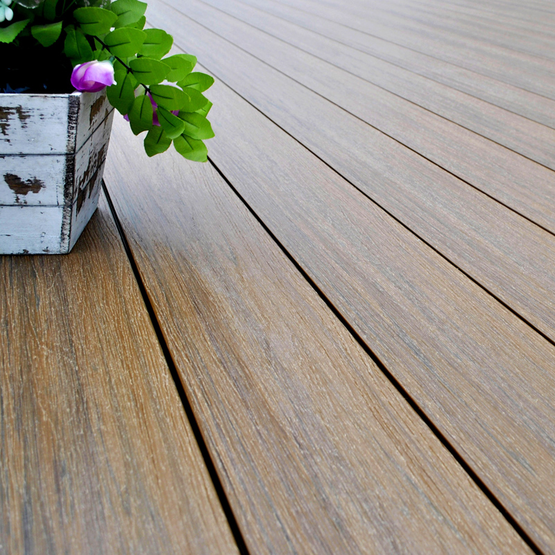 Capped WPC Decking
