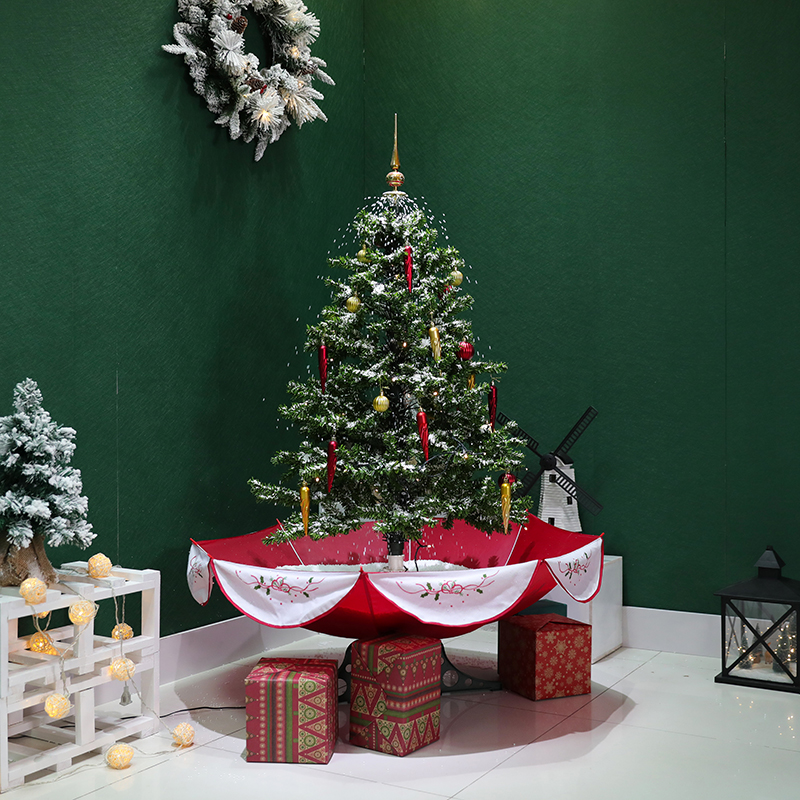 Snowing christmas tree